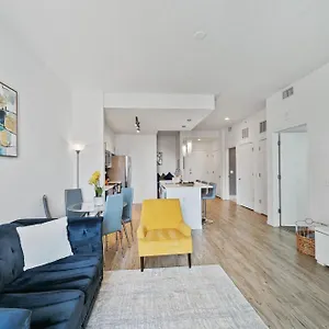 Luxury 1 Bedroom With Den Downtown - Views, Rooftop Pool, Workspace , Tampa USA